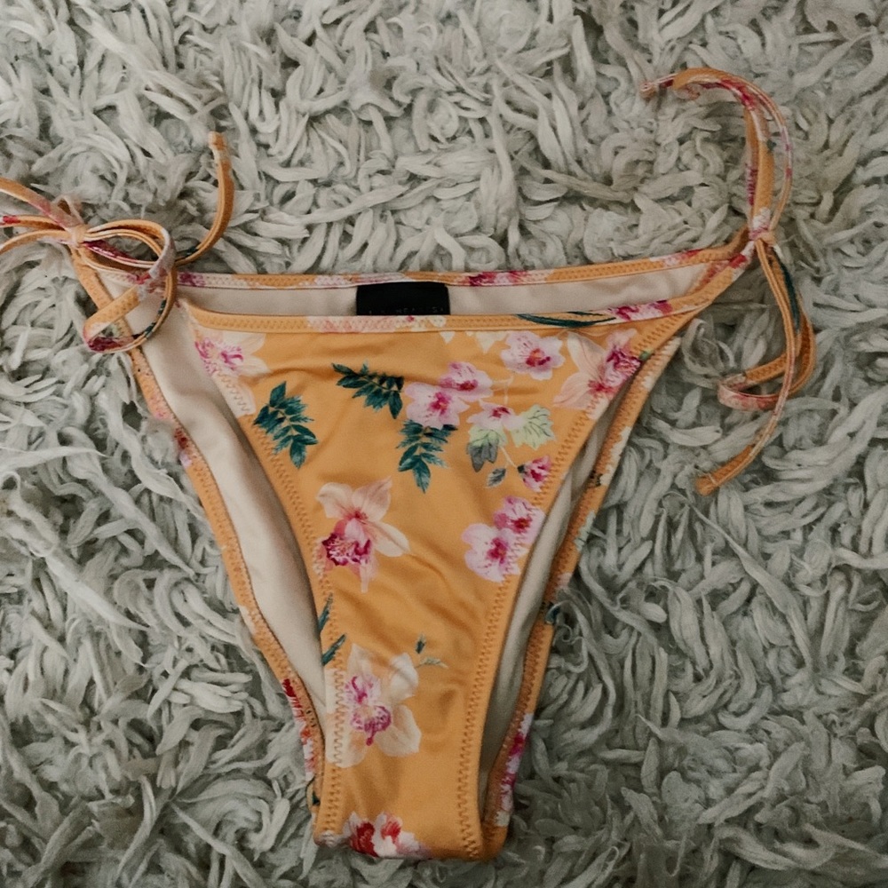 L.A. Hearts floral bikini bottoms
